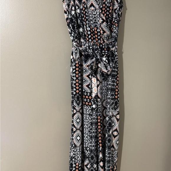 BeBop Black and White Jumpsuit Chic and Versatile - Picture 2 of 7